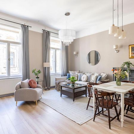 Charming Central Dream Home & Retreat By Prestige Homes Budapeszt Zewnętrze zdjęcie